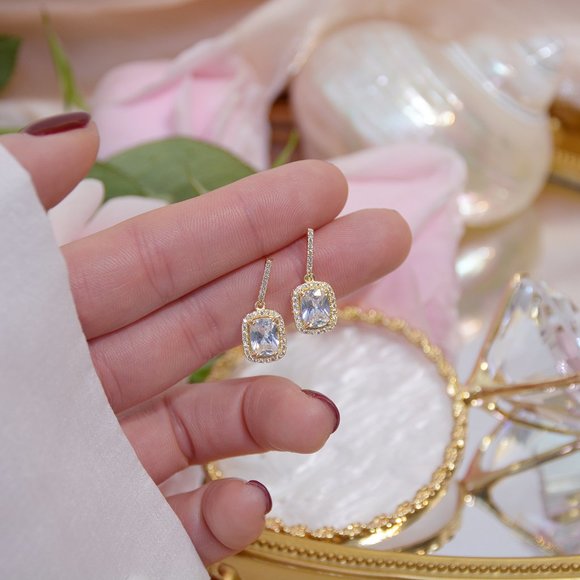 NEW 14K Gold Plated Diamond Halo Drop Earrings - Picture 4 of 5